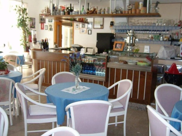 Imagen del bar/restaurante del Hotel Villa Carla, Grado. Foto 2