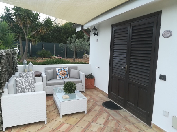 Imagen de la habitación del Hotel Villa Carlo Resort. Foto 8