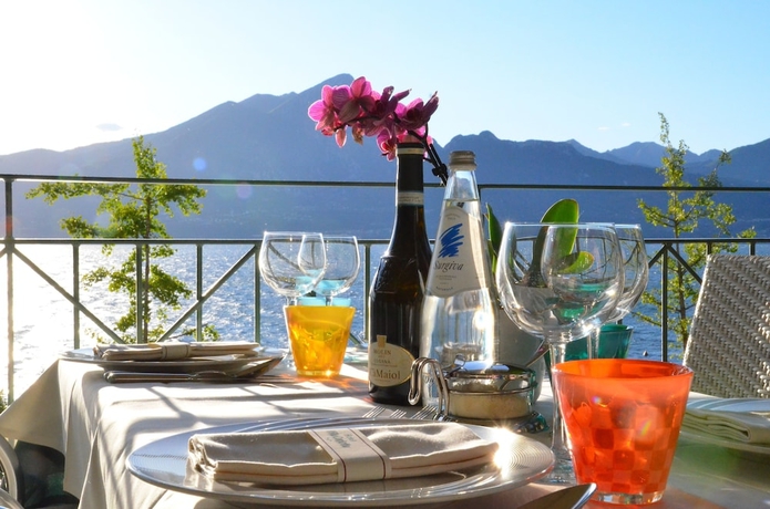 Imagen del bar/restaurante del Hotel Villa Carlotta, Albisano. Foto 3