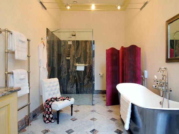 Imagen de la habitación del Hotel Villa Casanova, Balbano. Foto 5