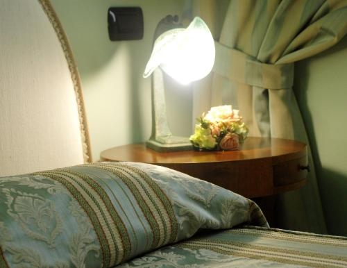 Imagen de la habitación del Hotel Villa Castelletto. Foto 9