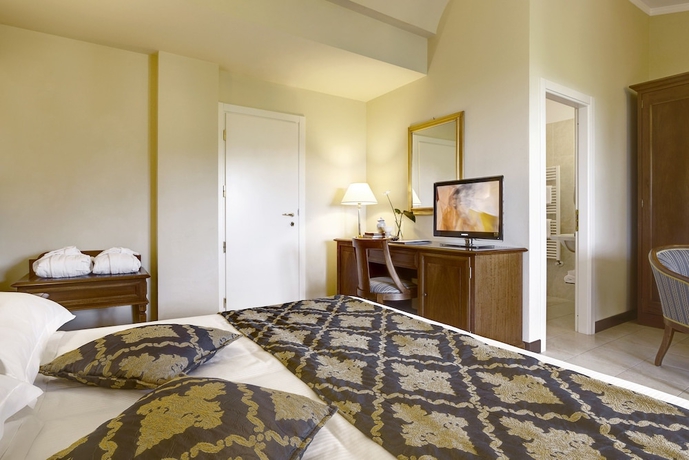 Imagen de la habitación del Hotel Villa Cattani Stuart Xvii Secolo. Foto 8