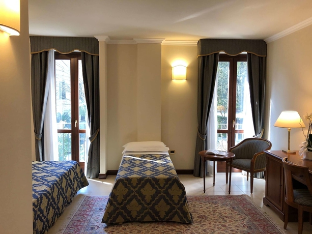 Imagen de la habitación del Hotel Villa Cattani Stuart Xvii Secolo. Foto 12