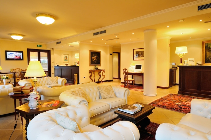 Imagen del bar/restaurante del Hotel Villa Cattani Stuart Xvii Secolo. Foto 2