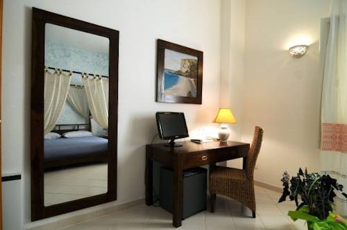 Imagen de la habitación del Hotel Villa Cedrino. Foto 9