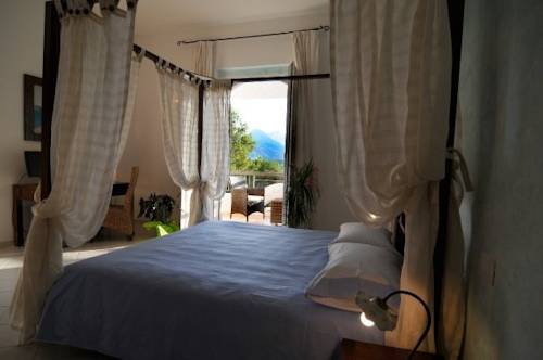 Imagen de la habitación del Hotel Villa Cedrino. Foto 10