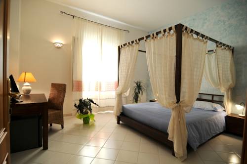 Imagen de la habitación del Hotel Villa Cedrino. Foto 12
