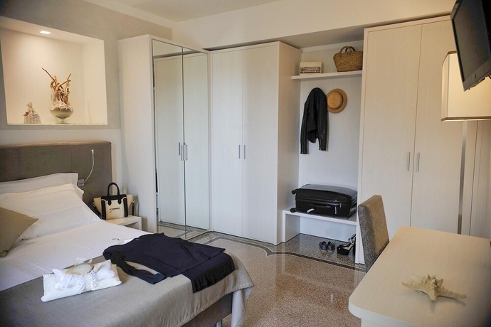 Imagen de la habitación del Hotel Villa Centa. Foto 11