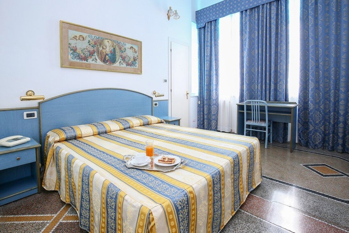 Imagen de la habitación del Hotel Villa Centa. Foto 12