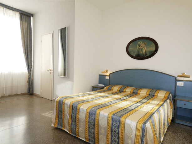Imagen de la habitación del Hotel Villa Centa. Foto 13
