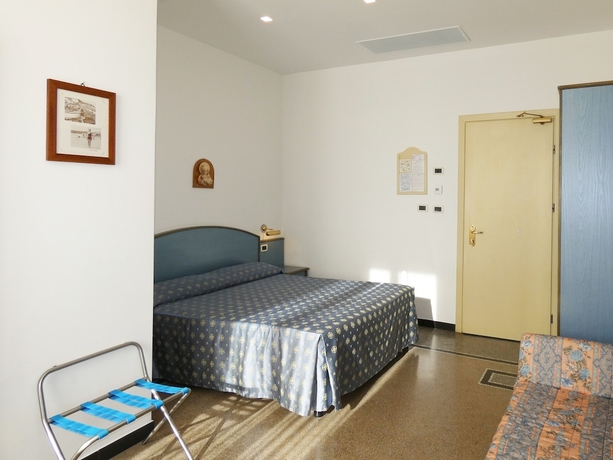 Imagen de la habitación del Hotel Villa Centa. Foto 14
