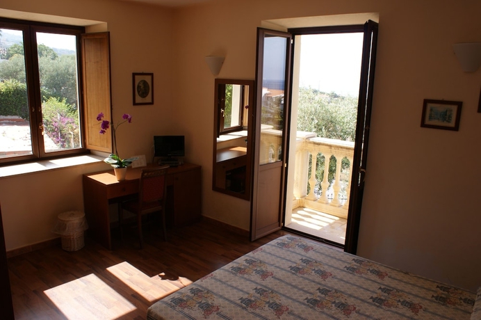 Imagen de la habitación del Hotel Villa Cerelis. Foto 4