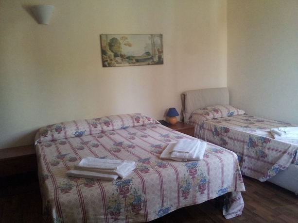 Imagen de la habitación del Hotel Villa Cerelis. Foto 8