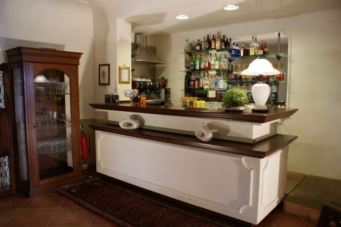 Imagen del bar/restaurante del Hotel Villa Cerelis. Foto 3
