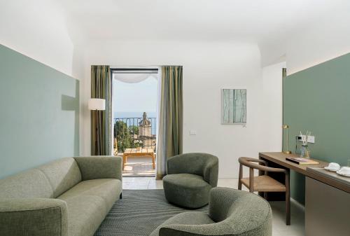 Imagen de la habitación del Hotel Villa Certosa Boutique Capri. Foto 17