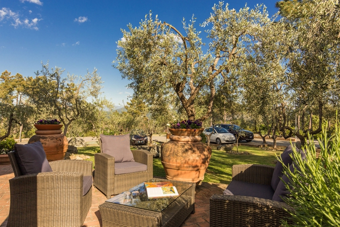 Imagen de los exteriores del Hotel Villa Cesi. Foto 11