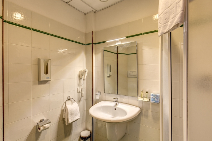 Imagen de la habitación del Hotel Villa Cesi. Foto 9