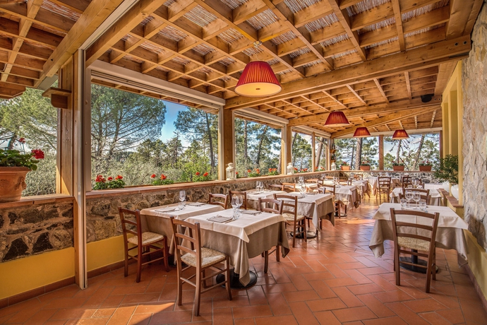 Imagen del bar/restaurante del Hotel Villa Cesi. Foto 8