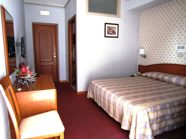 Imagen de la habitación del Hotel Villa Chiara. Foto 3