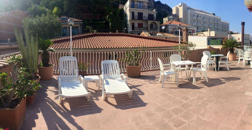 Imagen de los exteriores del Hotel Villa Chiara. Foto 10