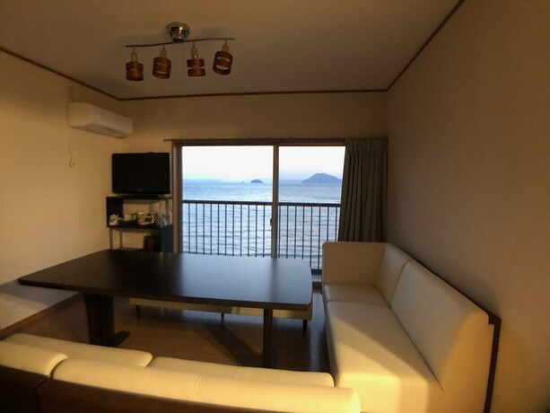 Imagen de la habitación del Hotel Villa Chillon. Foto 27