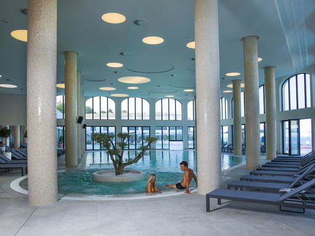 Imagen de la piscina del Hotel Villa Chinka by Astor Garden Hotel. Foto 16