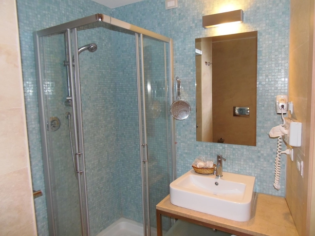 Imagen de la habitación del Hotel Villa Cibele. Foto 11