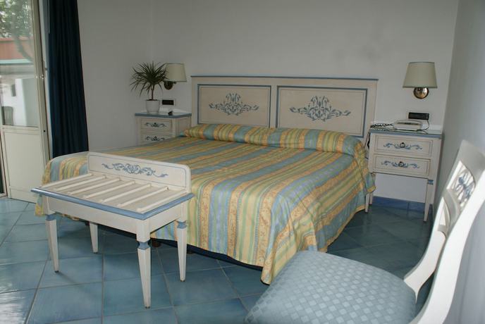 Imagen de la habitación del Hotel Villa Ciccio. Foto 7