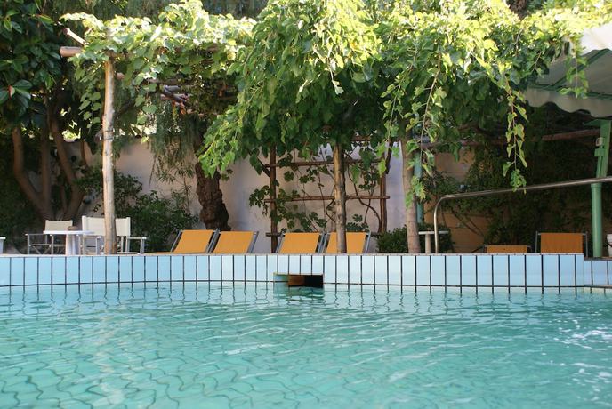 Imagen de la piscina del Hotel Villa Ciccio. Foto 19