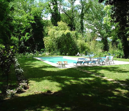 Imagen de la piscina del Hotel Villa Ciconia. Foto 17