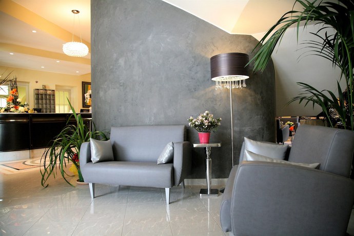 Imagen de los interiores del Hotel Villa Cinzia. Foto 19