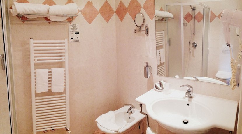 Imagen de la habitación del Hotel Villa Cinzia. Foto 9