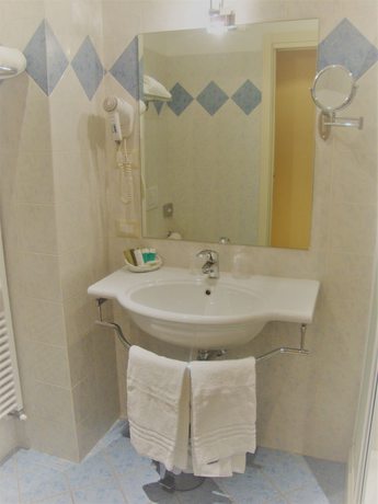 Imagen de la habitación del Hotel Villa Cinzia. Foto 17