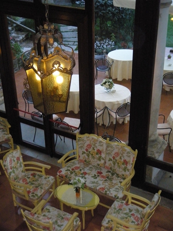 Imagen del bar/restaurante del Hotel Villa Cipriani. Foto 6