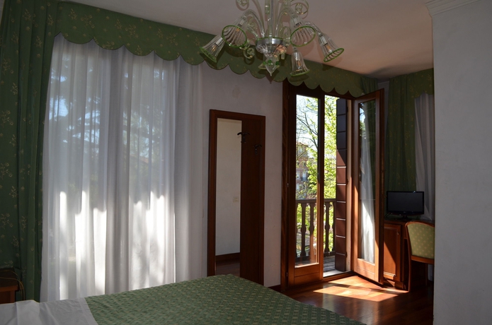 Imagen de la habitación del Hotel Villa Cipro. Foto 8