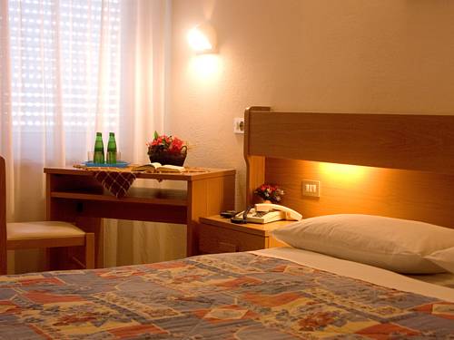 Imagen de la habitación del Hotel Villa Clara, Torbole Sul Garda. Foto 5