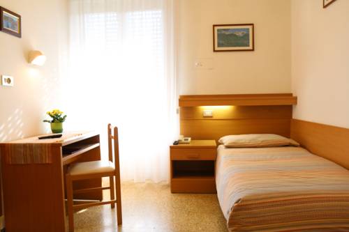 Imagen de la habitación del Hotel Villa Clara, Torbole Sul Garda. Foto 7