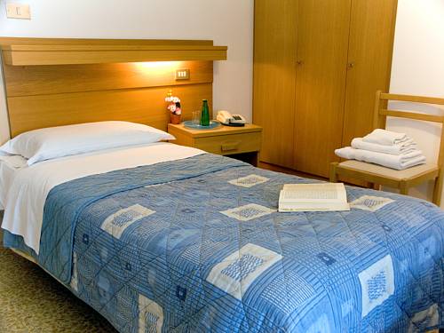 Imagen de la habitación del Hotel Villa Clara, Torbole Sul Garda. Foto 10