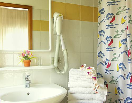 Imagen de la habitación del Hotel Villa Clara, Torbole Sul Garda. Foto 13