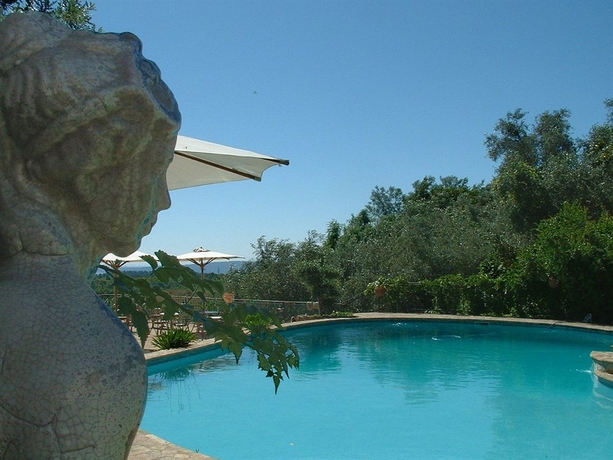 Imagen de la piscina del Hotel Villa Clodia. Foto 7