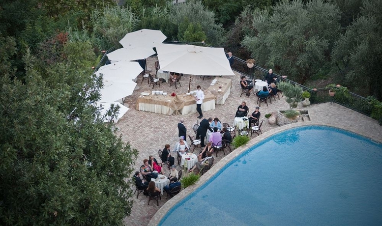 Imagen de la piscina del Hotel Villa Clodia. Foto 8