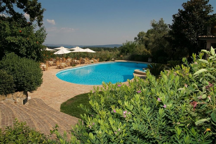 Imagen de la piscina del Hotel Villa Clodia. Foto 10