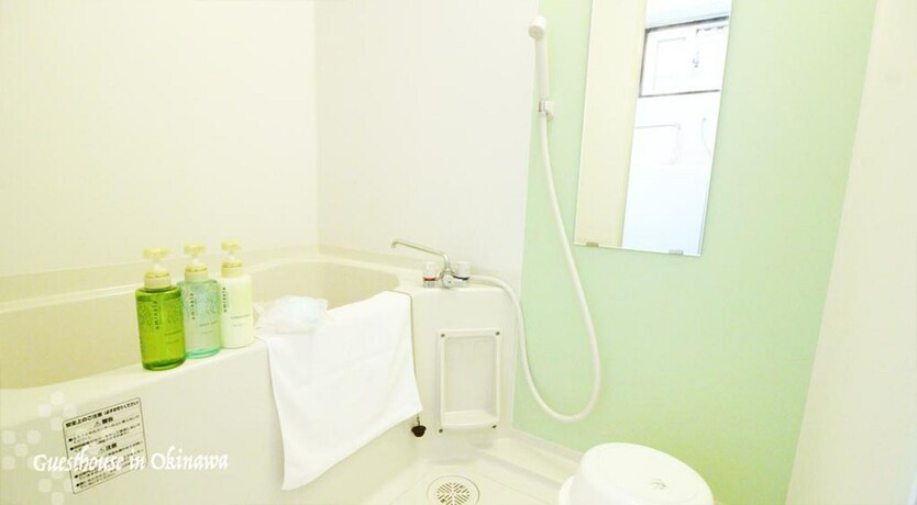 Imagen de la habitación del Hotel Villa Coast Nishimachi Guesthouse In Okinawa. Foto 11