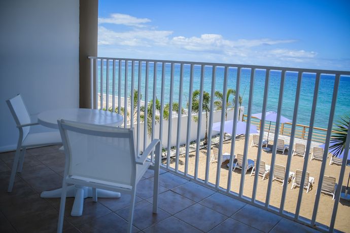 Imagen de la habitación del Hotel Villa Cofresi. Foto 17