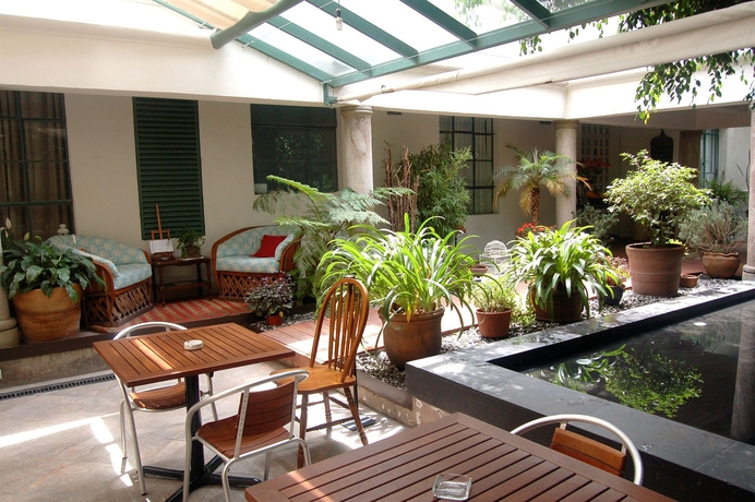 Imagen de los exteriores del Hotel Villa Condesa. Foto 4