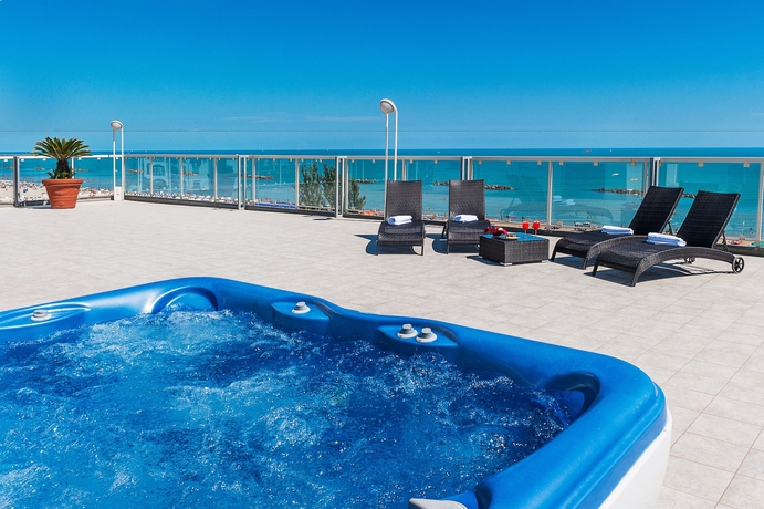 Imagen de los exteriores del Hotel Villa Corallo. Foto 16