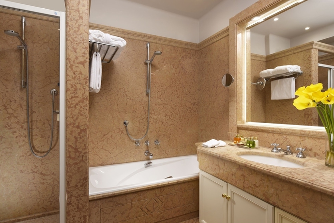 Imagen de la habitación del Hotel Villa Cortine Palace. Foto 18