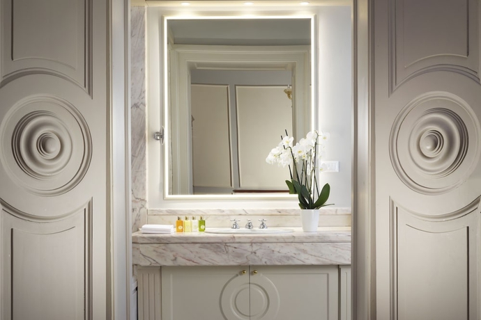 Imagen de la habitación del Hotel Villa Cortine Palace. Foto 19