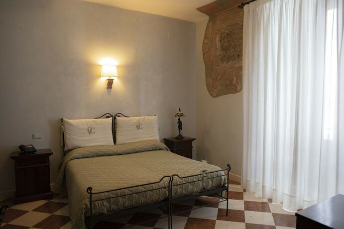 Imagen de la habitación del Hotel Villa Cosilinum. Foto 12