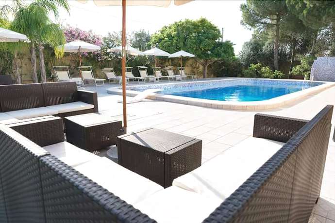 Imagen de la piscina del Hotel Villa Costes Gallipoli. Foto 20